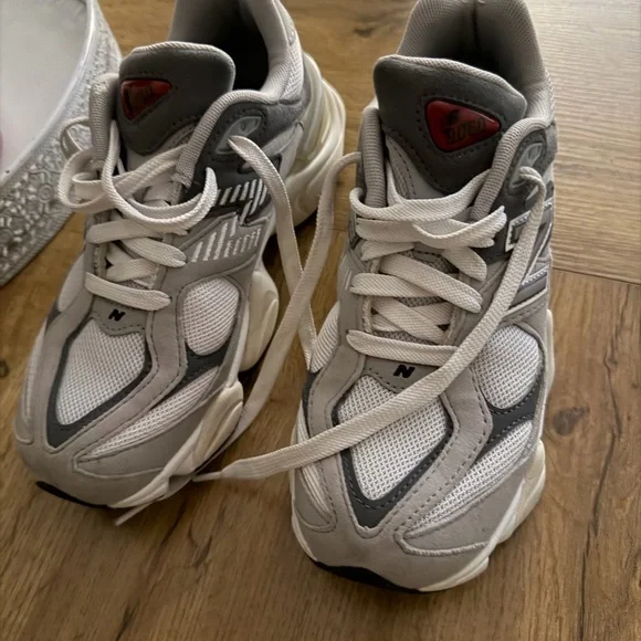 New Balance 9060 Sneakers in Gray and Cream - Picture 2 of 6